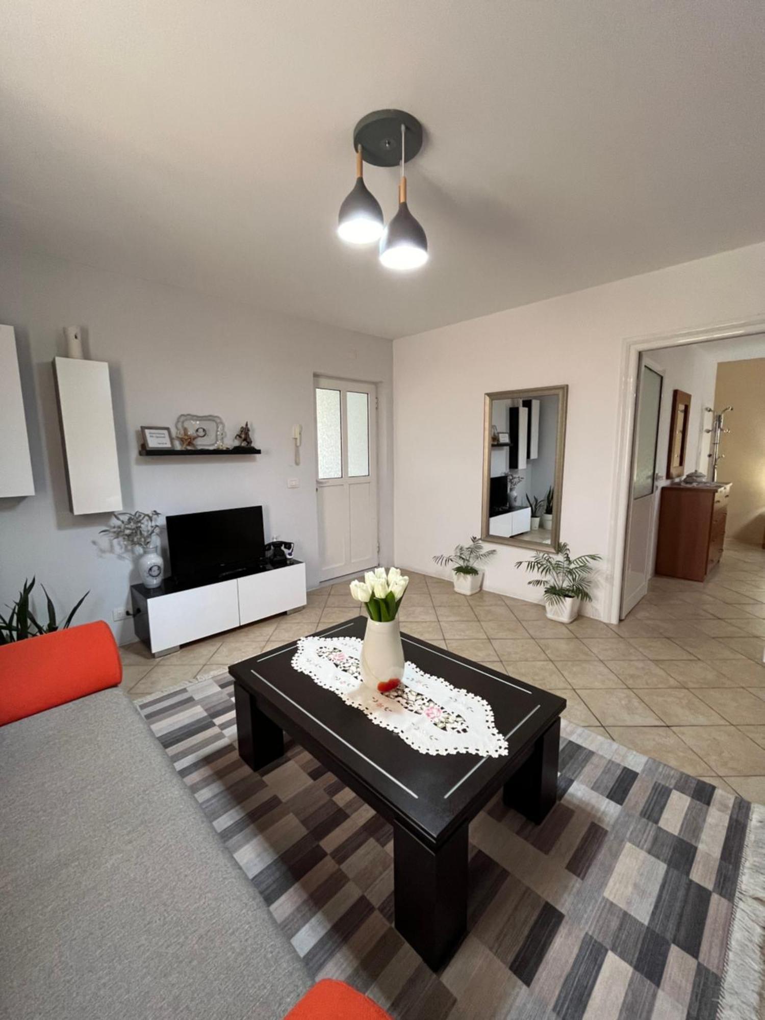 Iljazi'S Apartaments Vlore Bagian luar foto