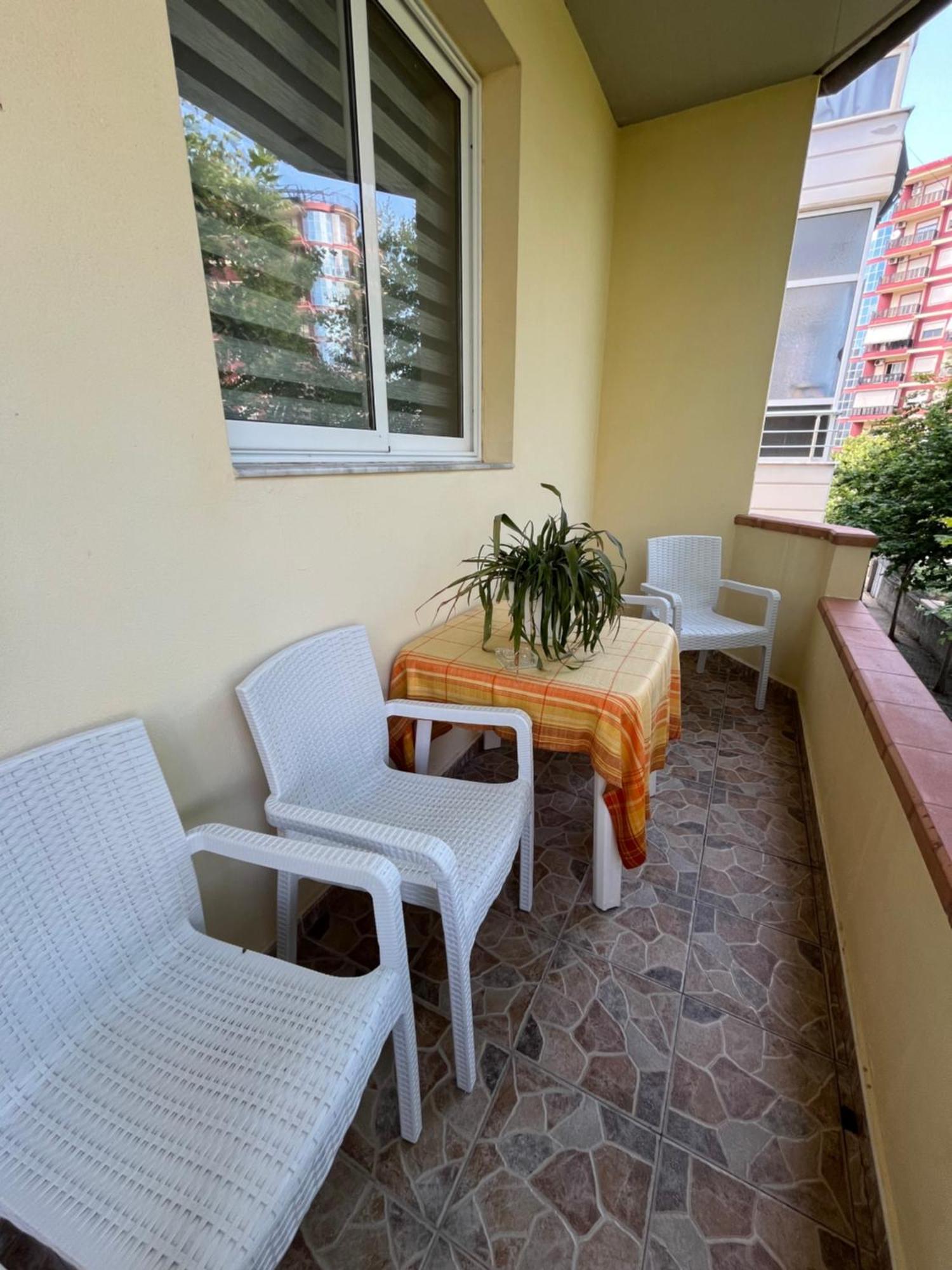 Iljazi'S Apartaments Vlore Bagian luar foto