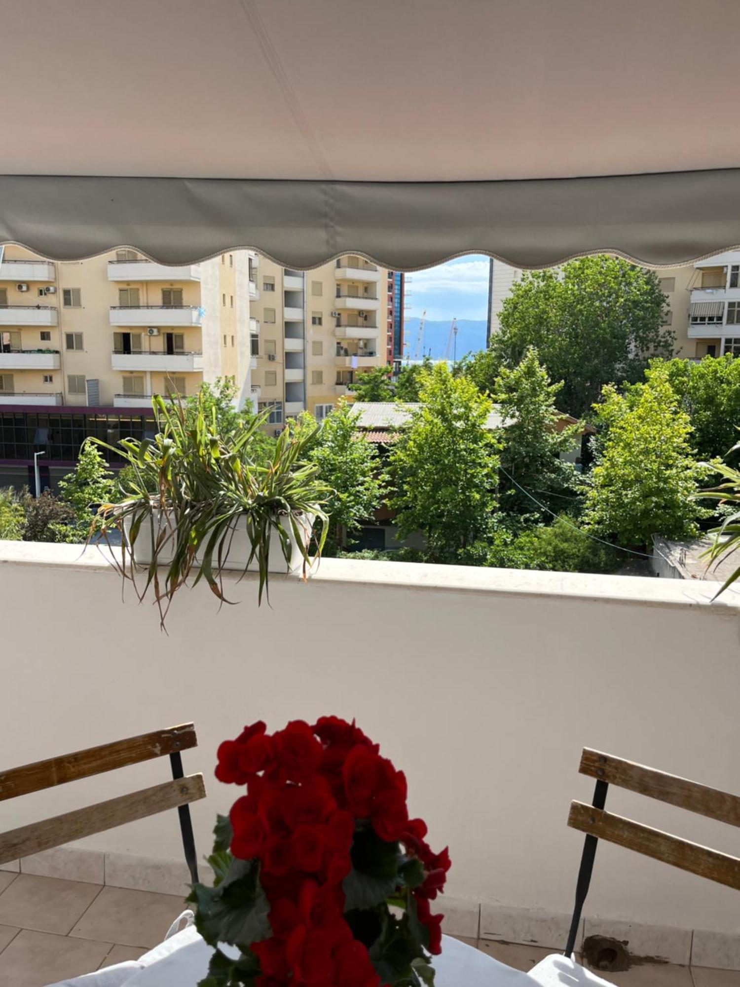 Iljazi'S Apartaments Vlore Bagian luar foto