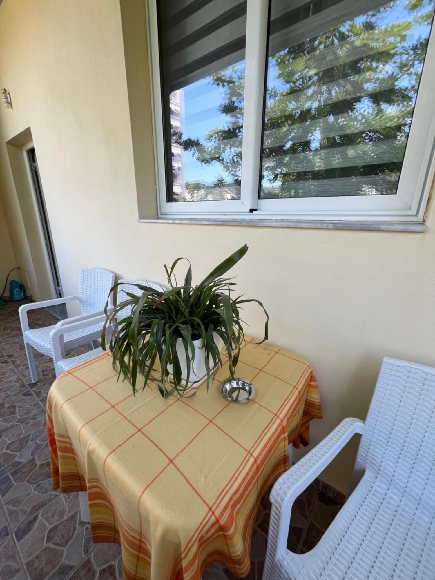 Iljazi'S Apartaments Vlore Bagian luar foto