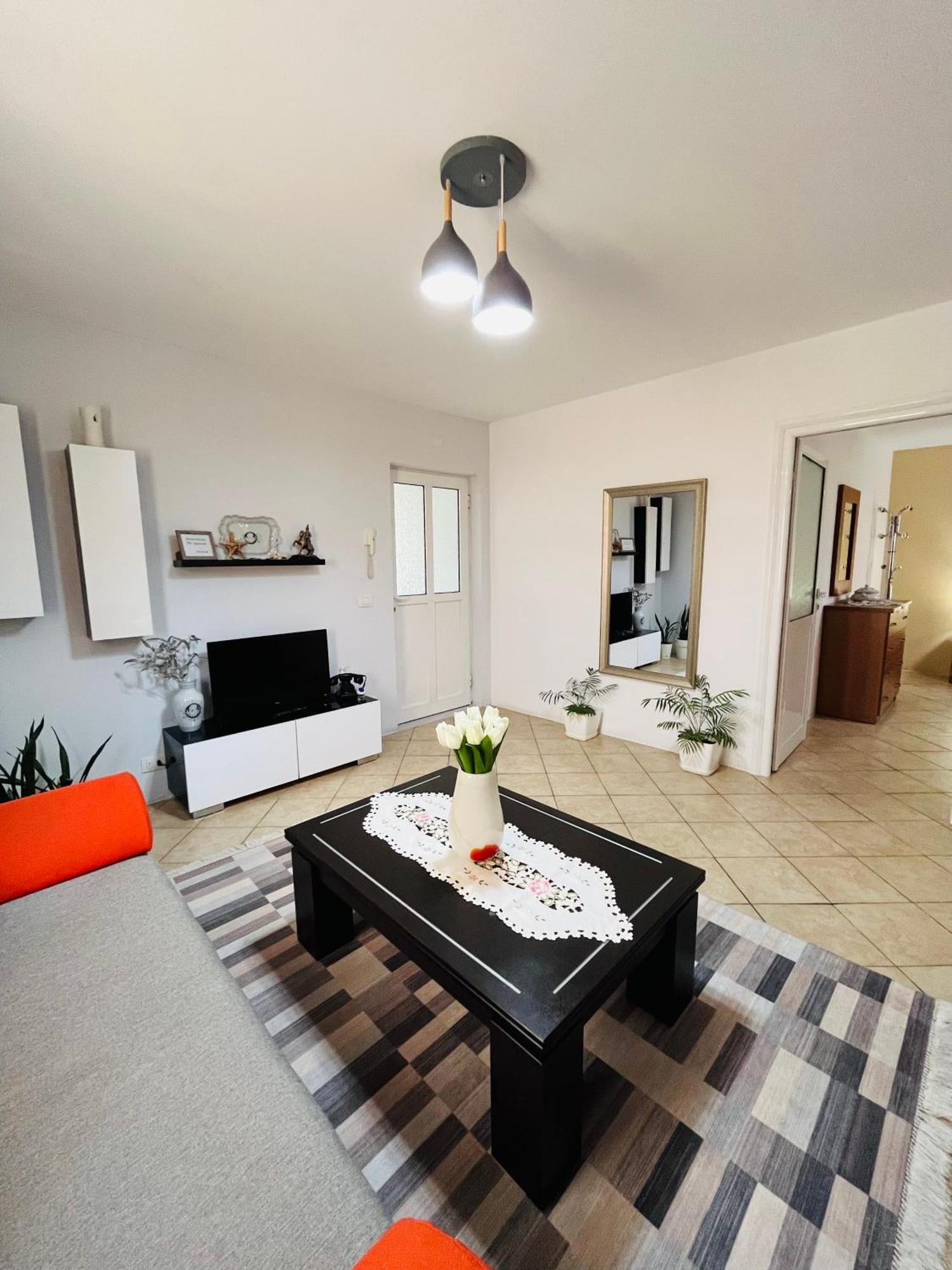 Iljazi'S Apartaments Vlore Bagian luar foto