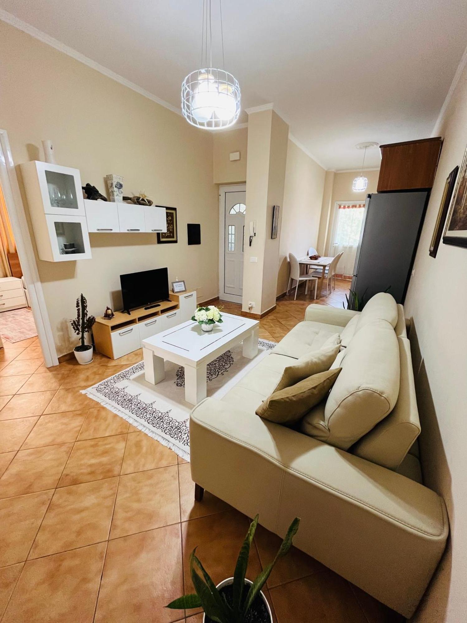 Iljazi'S Apartaments Vlore Bagian luar foto