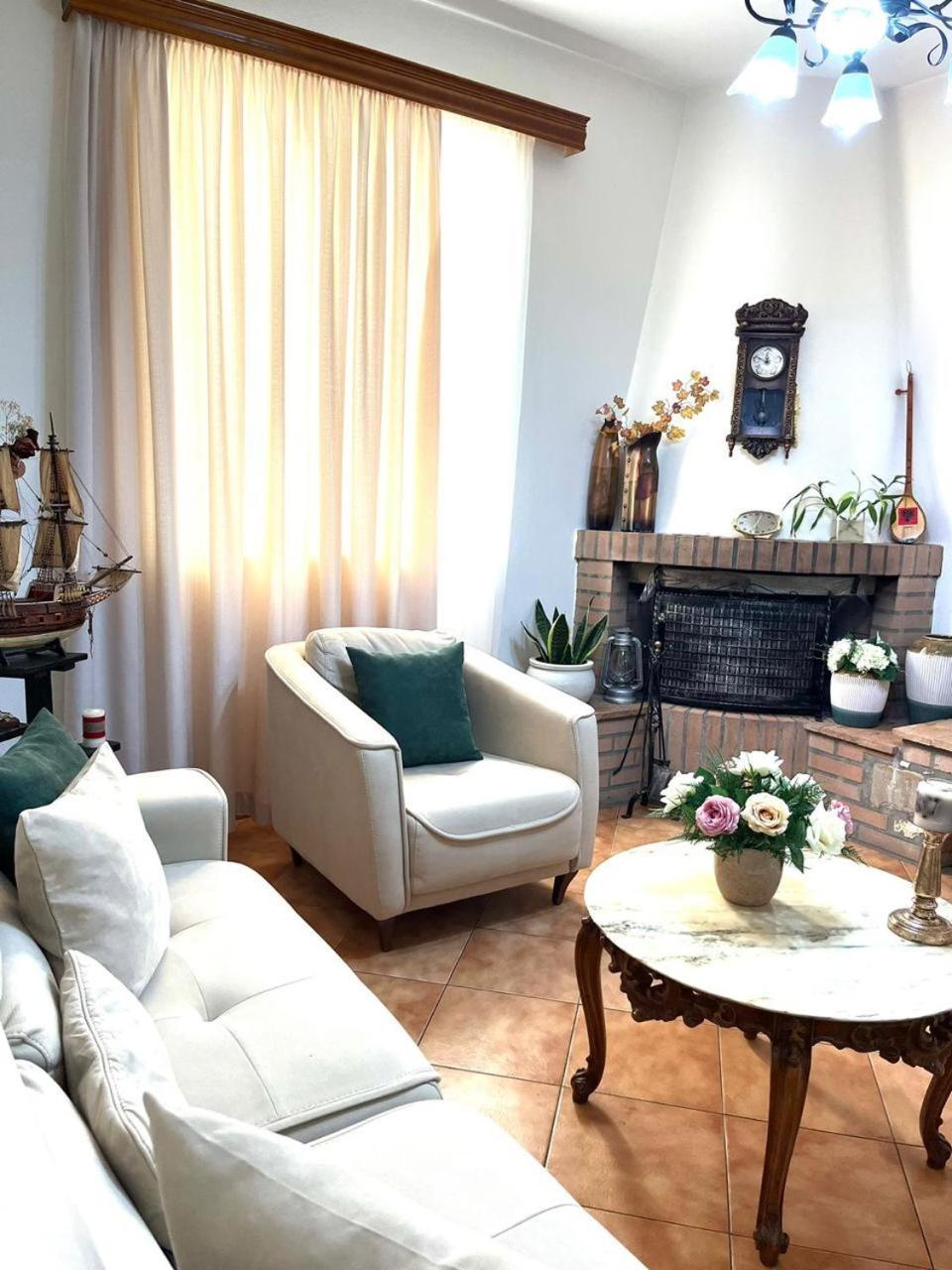 Iljazi'S Apartaments Vlore Bagian luar foto