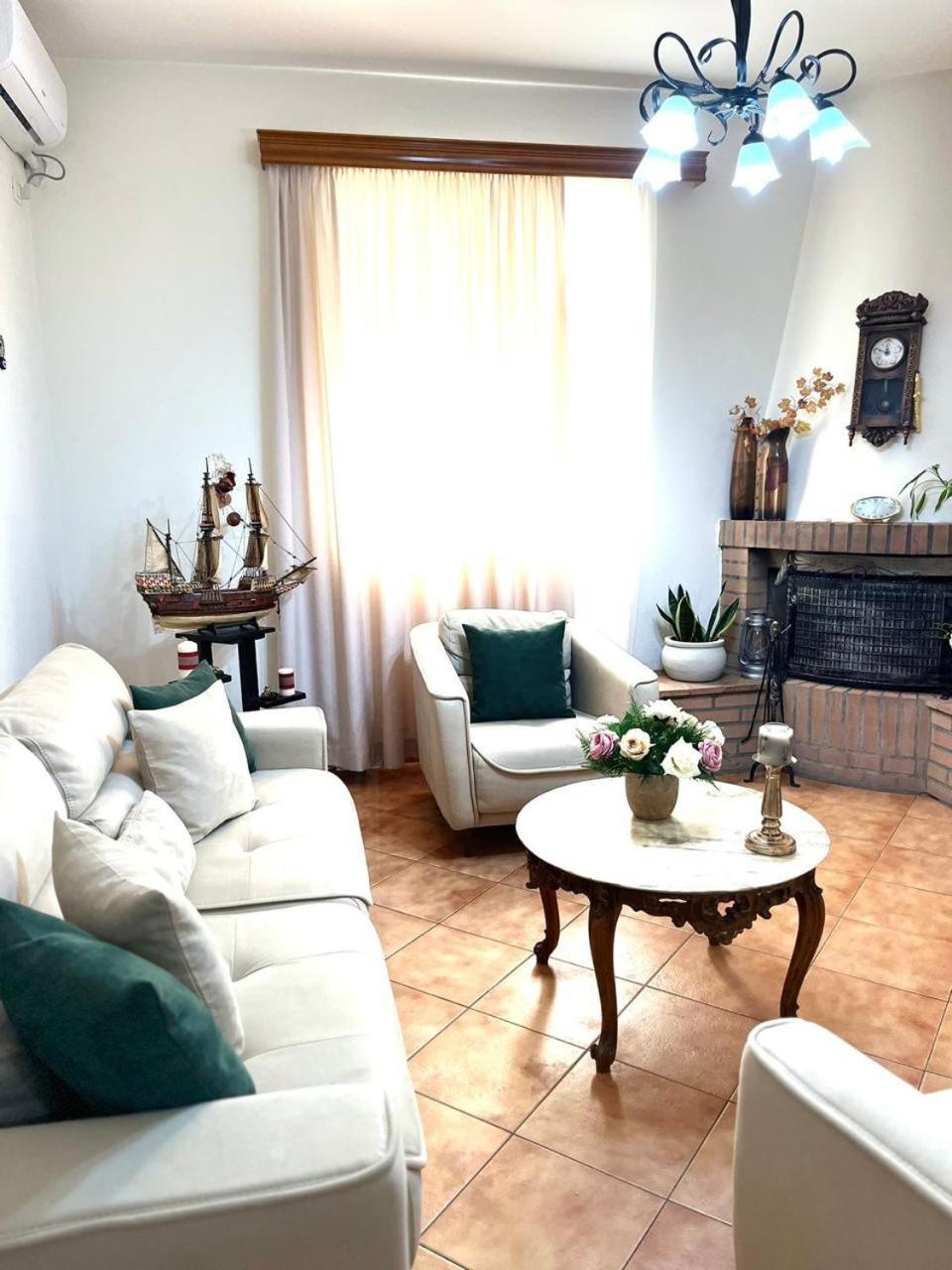 Iljazi'S Apartaments Vlore Bagian luar foto