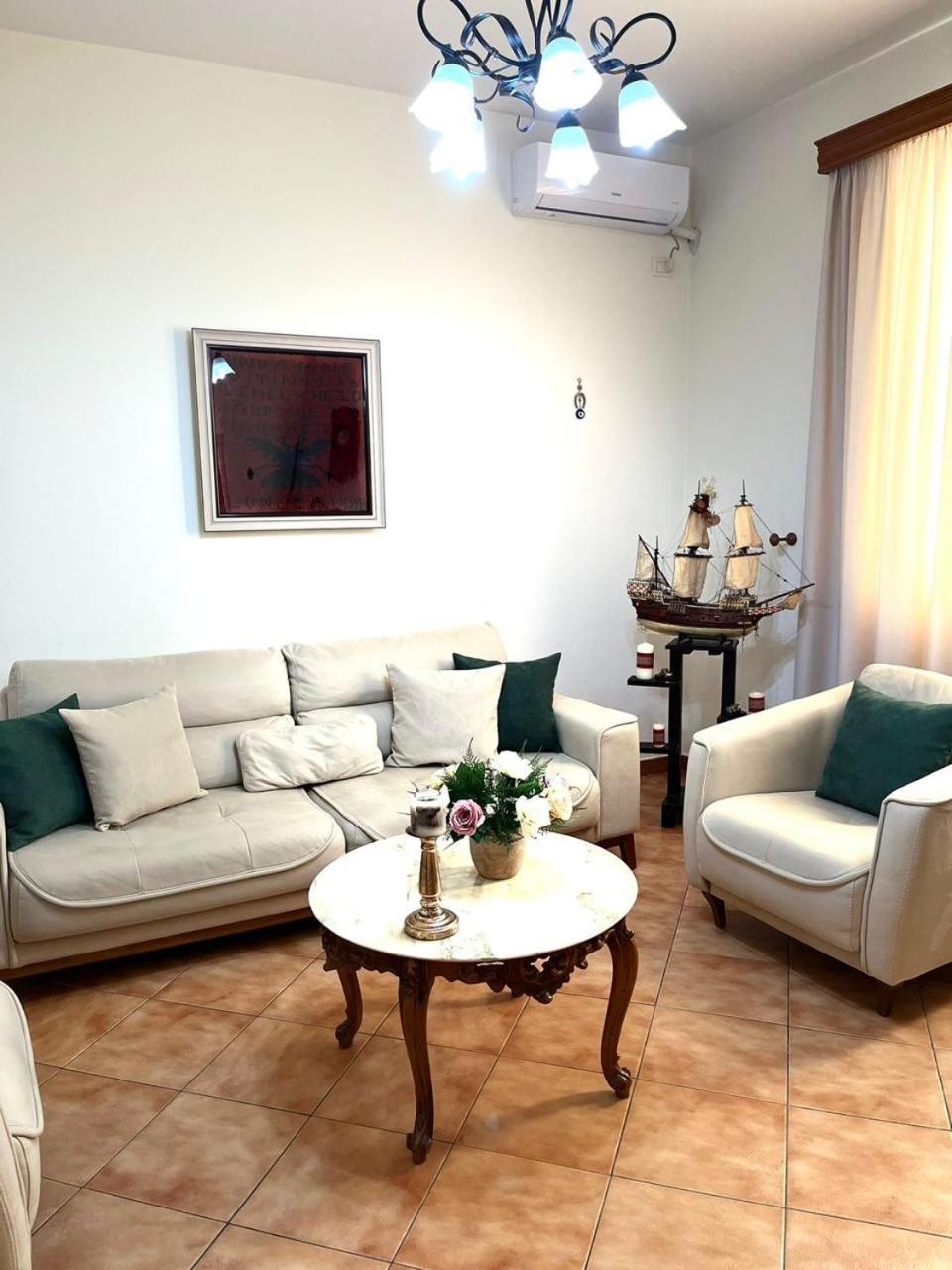 Iljazi'S Apartaments Vlore Bagian luar foto