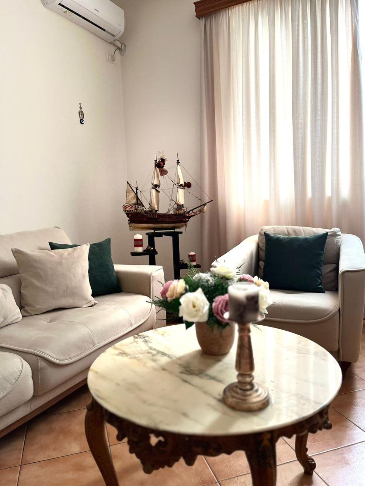 Iljazi'S Apartaments Vlore Bagian luar foto