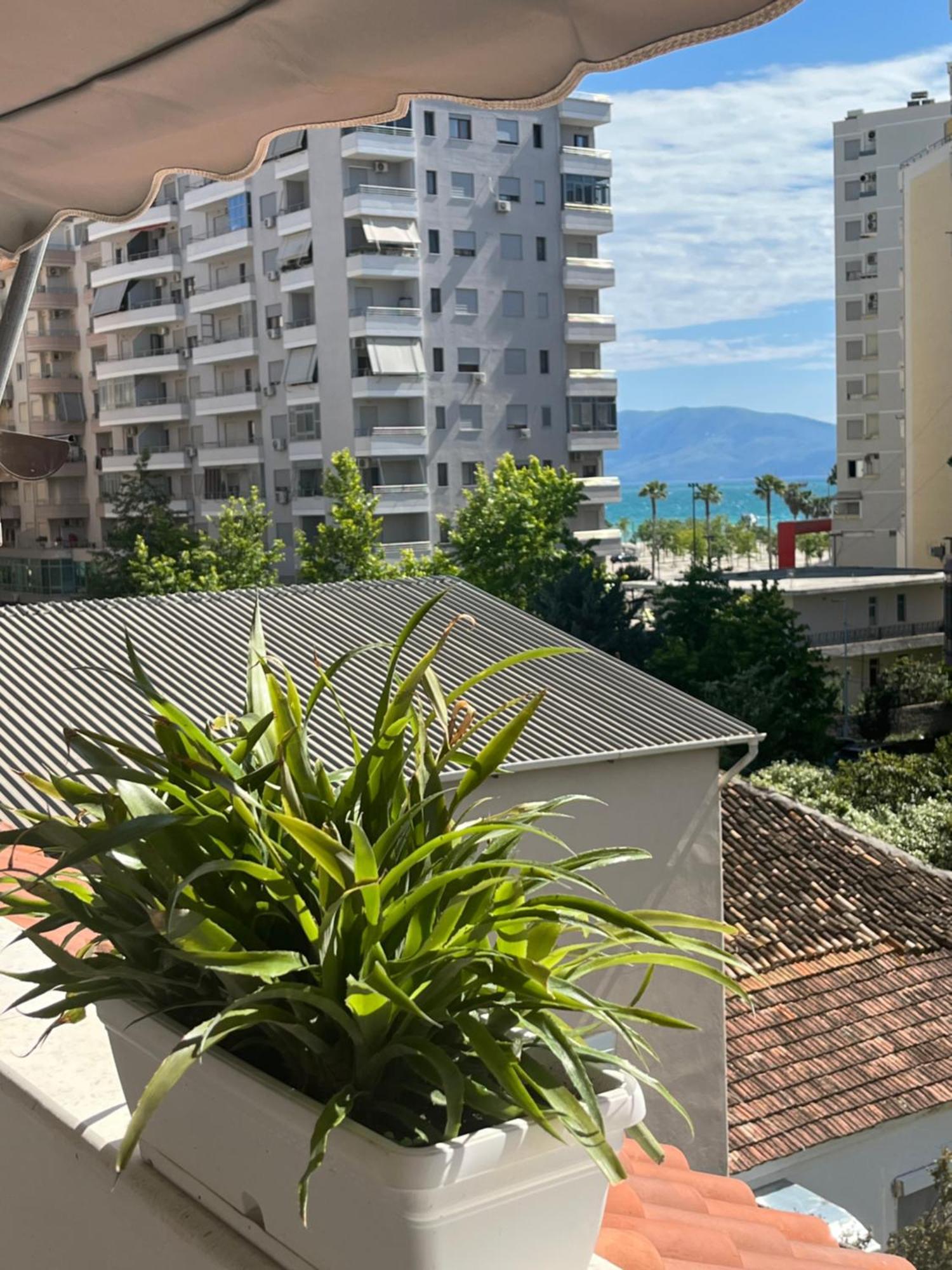 Iljazi'S Apartaments Vlore Bagian luar foto